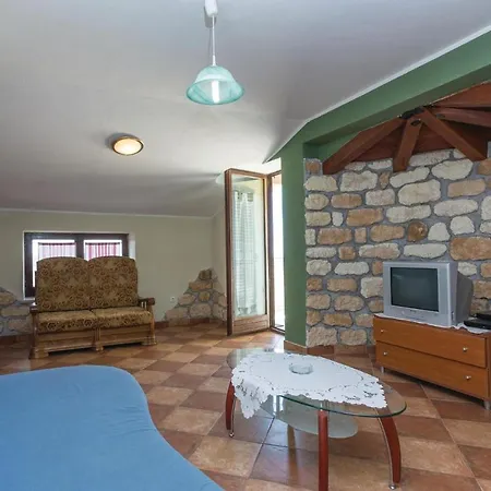 Апартаменты Two-bedroom In Veli Jezenj