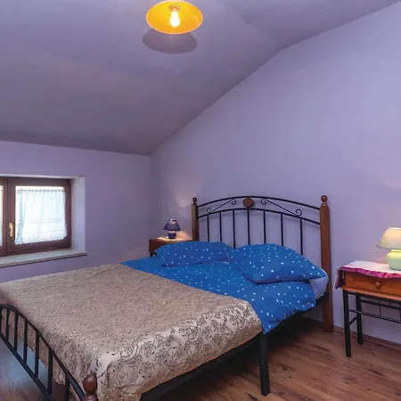 Two-bedroom In Veli Jezenj