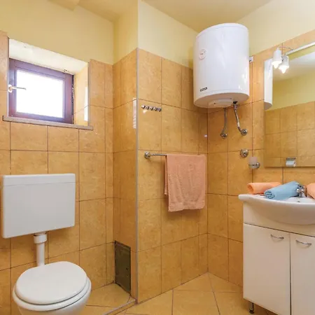 Two-bedroom In Апартаменты Veli Jezenj